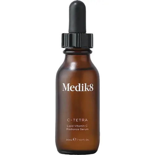 En brun flaska serum från Medik8