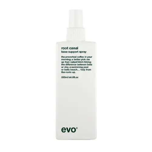En vit fyrkantig flaska organisk hårspray tillverkad av Evo som kallas "Root canal"
