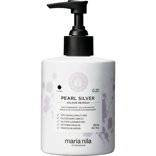 En stor vit flaska med pump på toppen som innehåller en hårinpackning för grått hår tillverkad av "Maria Nila" som heter "Colour Refresh Pearl Silver"